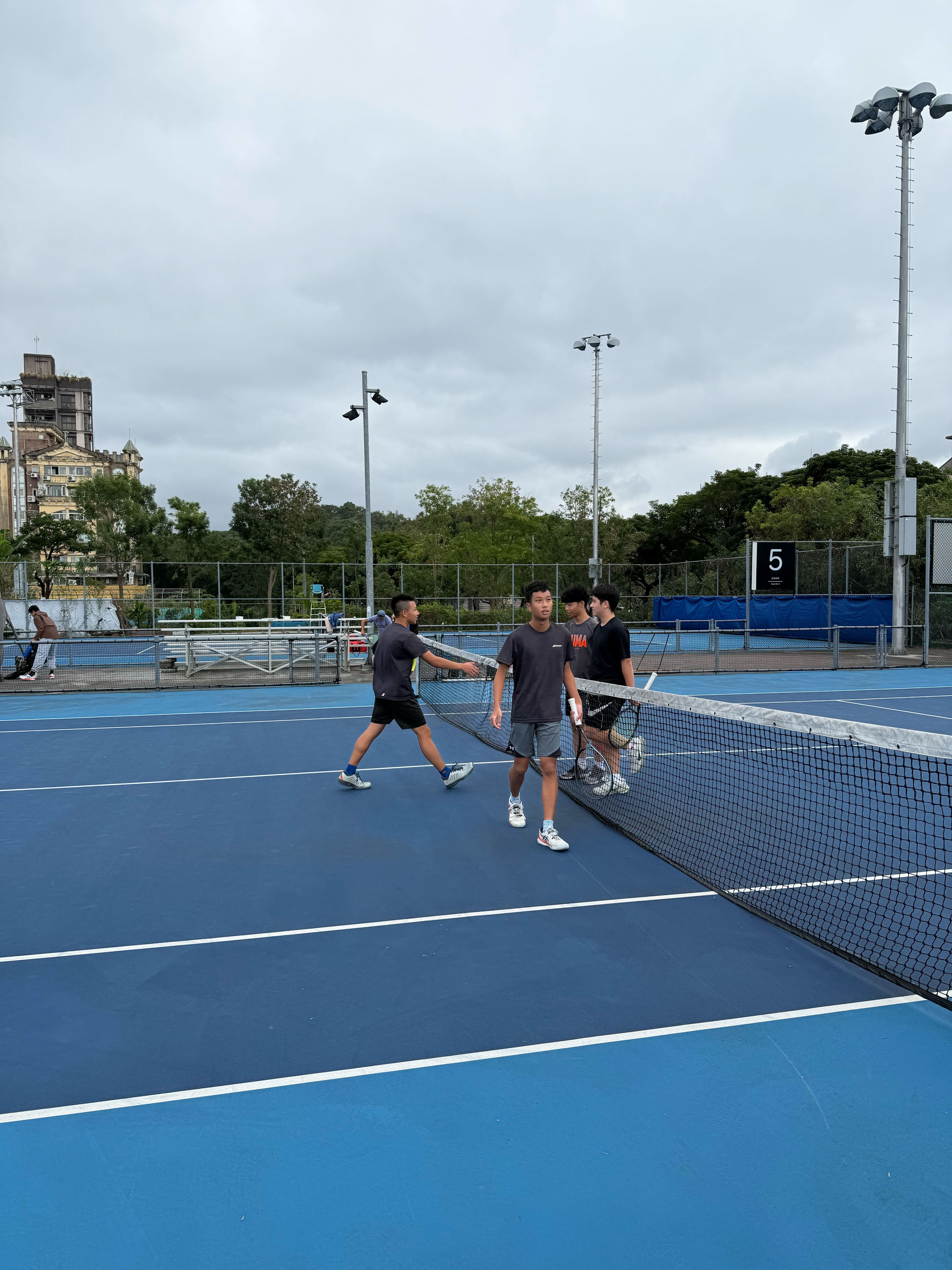 img4李柏治、林星佑、高浚祐、張育鵬同學參加臺北市113學年度教育盃中學網球錦標賽榮獲硬網高男甲組團體賽季軍